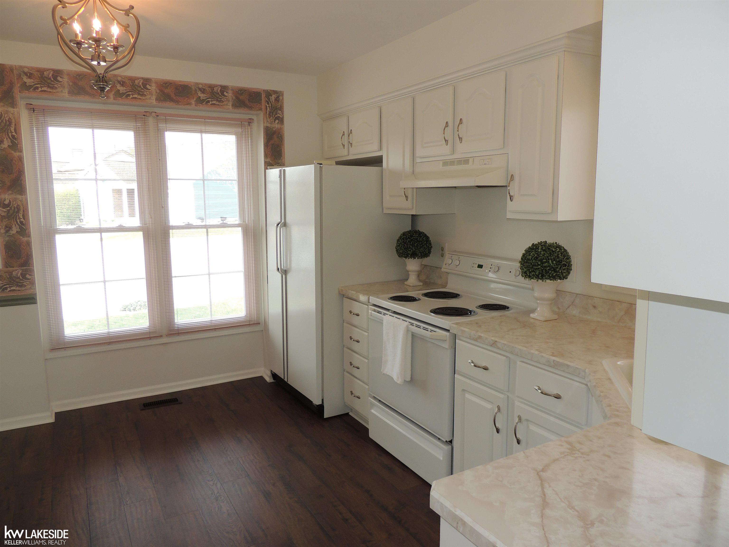 1600 Stonecrest Drive Rochester, MI 48307 - Photo 7 of 36