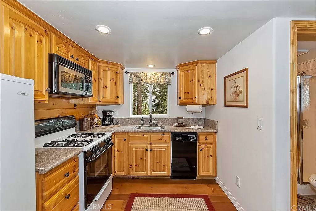 471 Willow Witch Road Cedarpines Park, CA 92322 - Photo 11 of 35