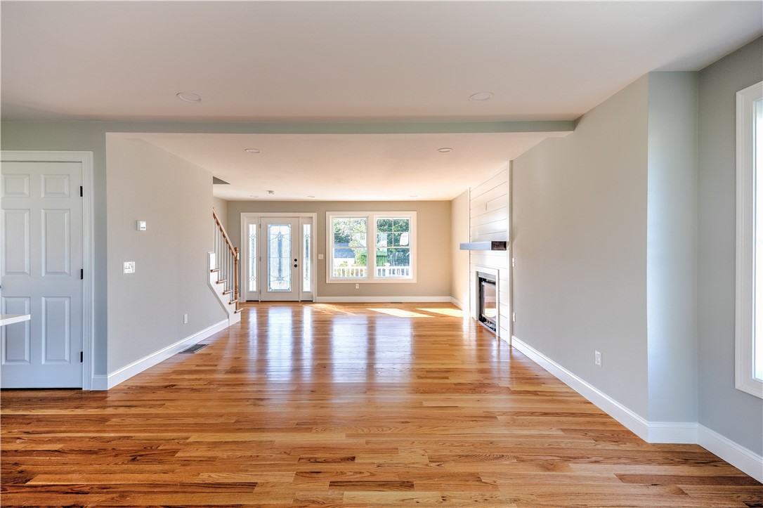 188 St Louis Avenue Woonsocket, RI 02895 - Photo 6 of 32