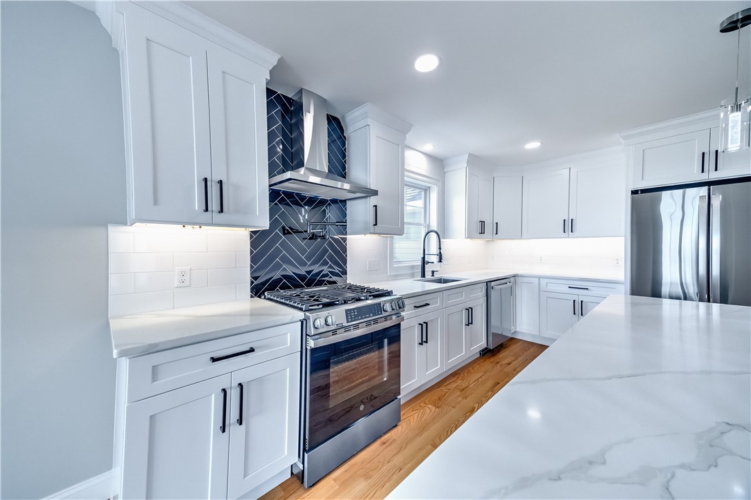 188 St Louis Avenue Woonsocket, RI 02895 - Photo 9 of 32