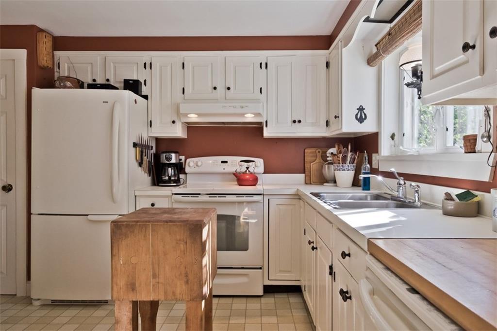 78 Orchard Road Cumberland Center, ME 04021 - Photo 12 of 34 Kitchen