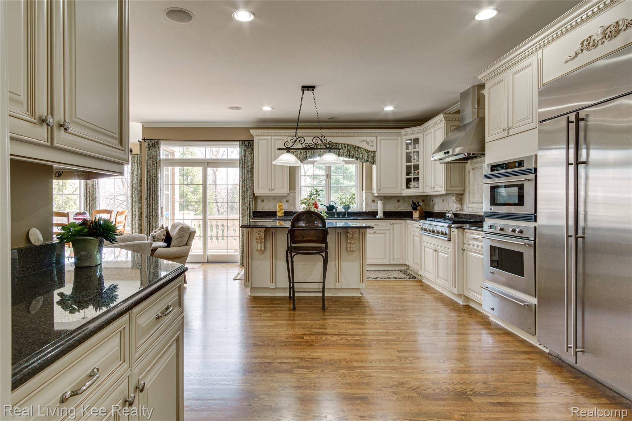2766 Castlemartin Court Rochester, MI 48306 - Photo 32 of 76 Interiors (23 of 79).jpg