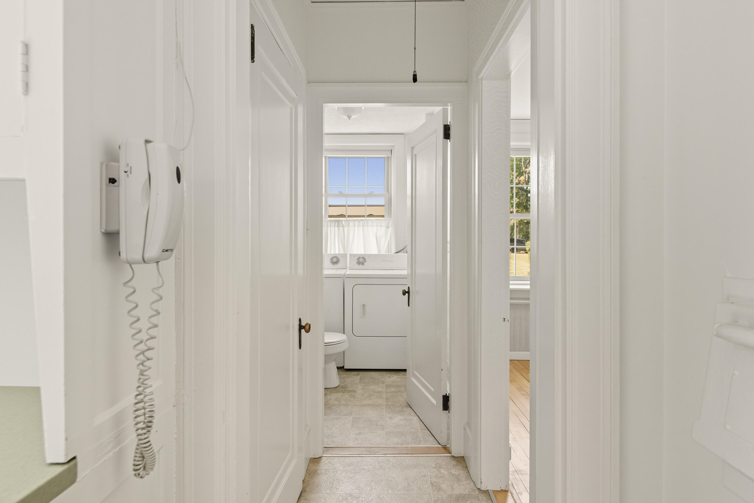 290 Baxter Boulevard, Unit B1 Portland, ME 04101 - Photo 17 of 49 35_290 Baxter Blvd_B1_MorneauStudios_Pri
