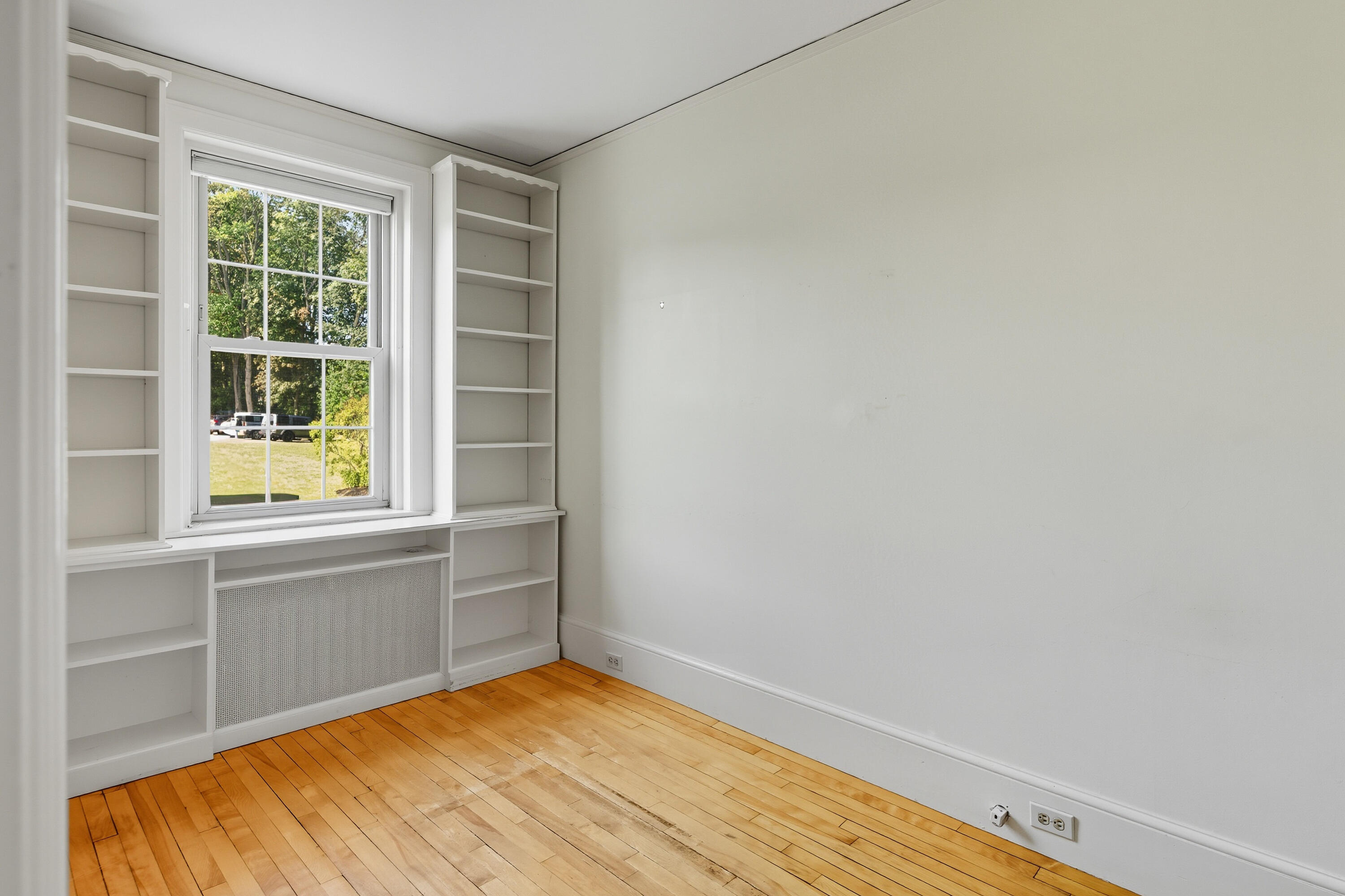 290 Baxter Boulevard, Unit B1 Portland, ME 04101 - Photo 19 of 49 37_290 Baxter Blvd_B1_MorneauStudios_Pri