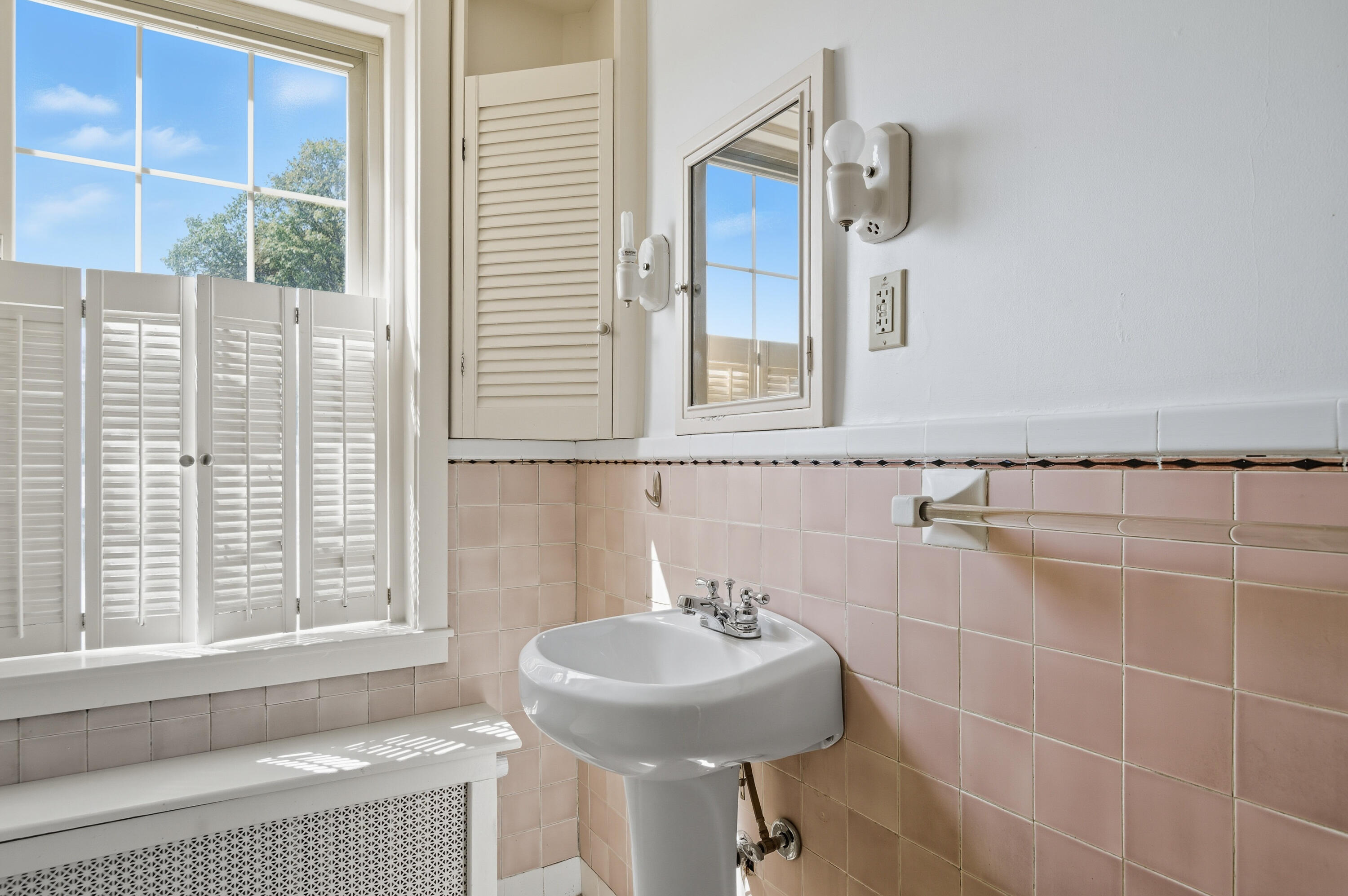 290 Baxter Boulevard, Unit B1 Portland, ME 04101 - Photo 28 of 49 47_290 Baxter Blvd_B1_MorneauStudios_Pri