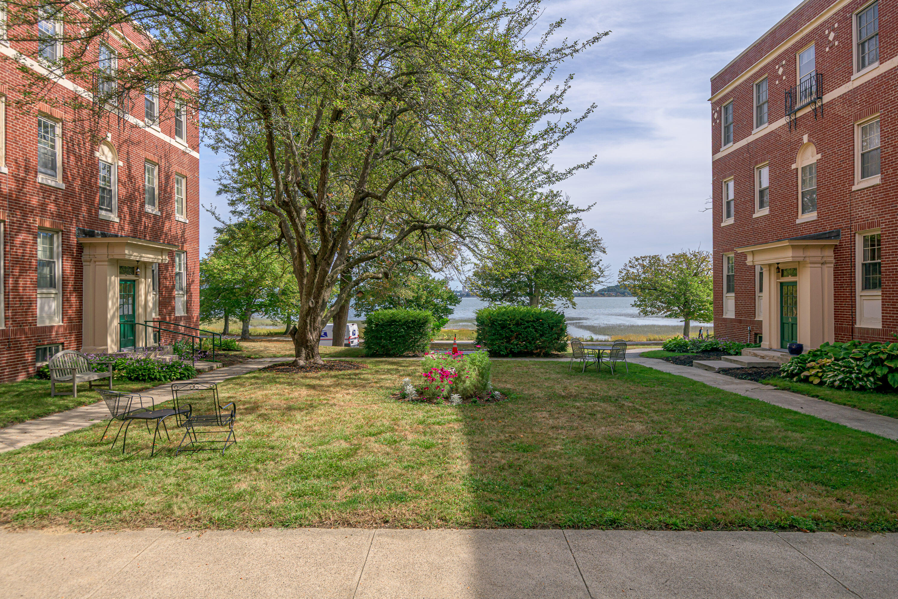 290 Baxter Boulevard, Unit B1 Portland, ME 04101 - Photo 4 of 49 10_290 Baxter Blvd_B1_MorneauStudios_Pri