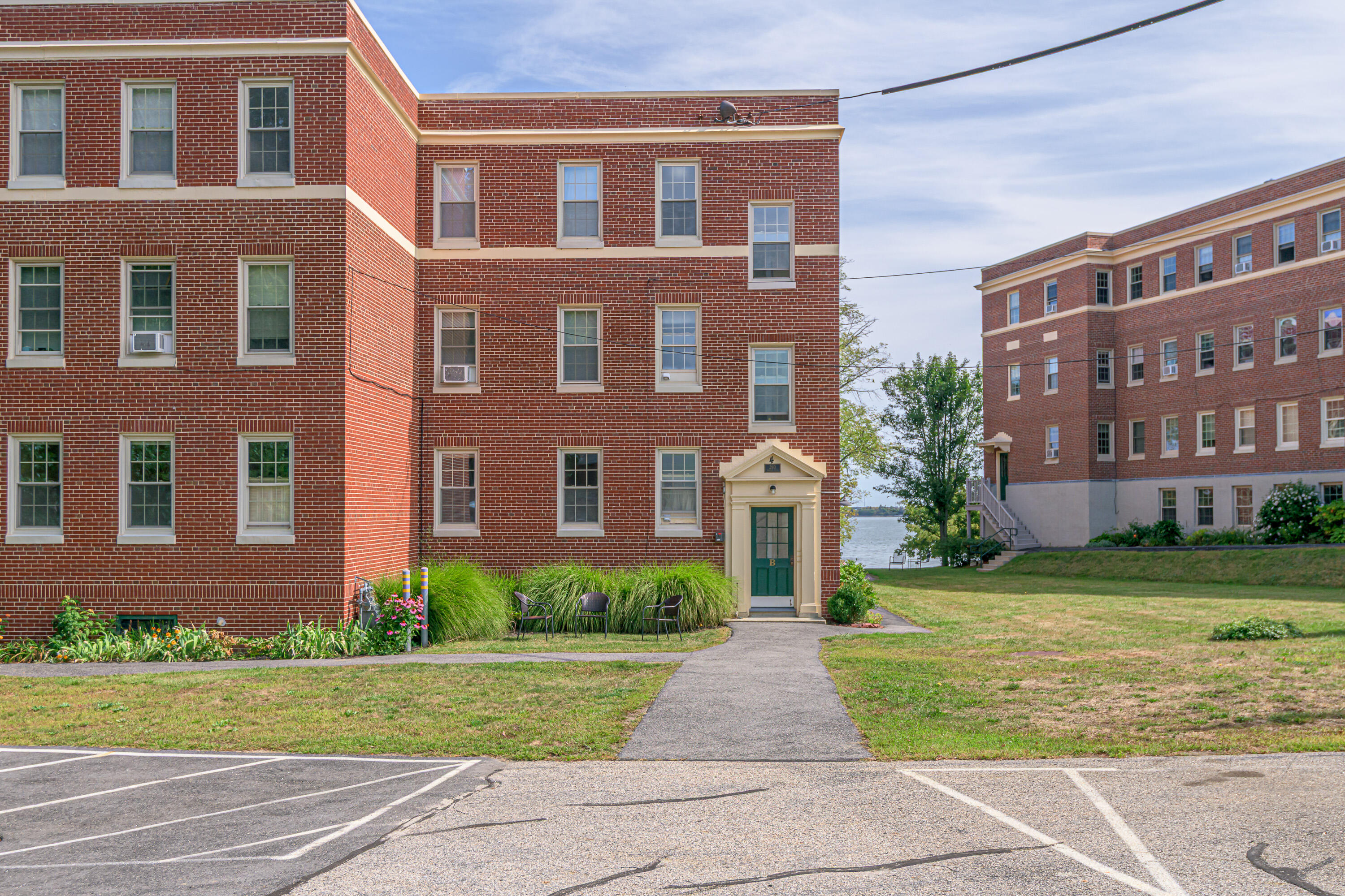 290 Baxter Boulevard, Unit B1 Portland, ME 04101 - Photo 48 of 49 14_290 Baxter Blvd_B1_MorneauStudios_Pri