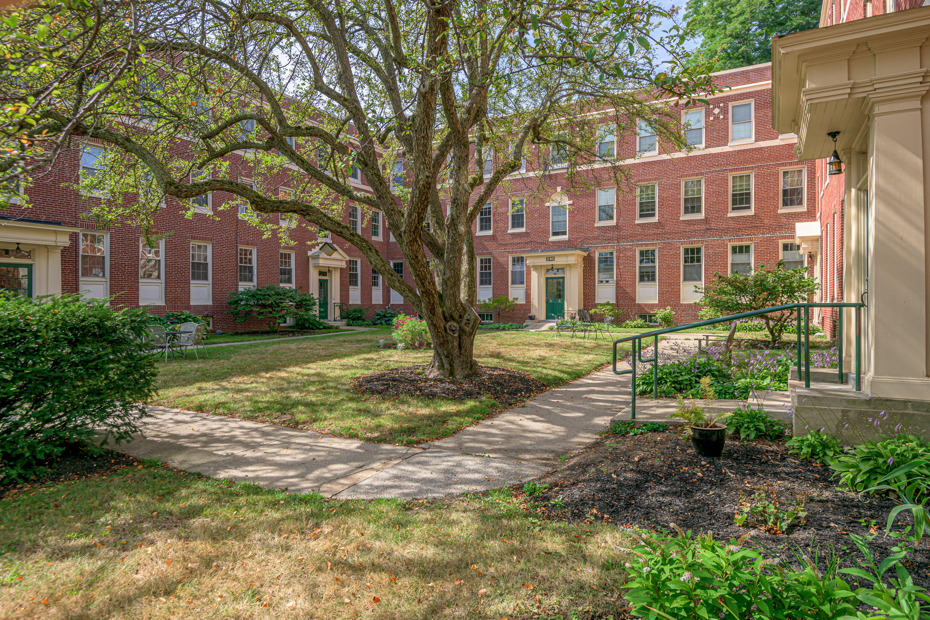 290 Baxter Boulevard, Unit B1 Portland, ME 04101 - Photo 5 of 49 09_290 Baxter Blvd_B1_MorneauStudios_Pri