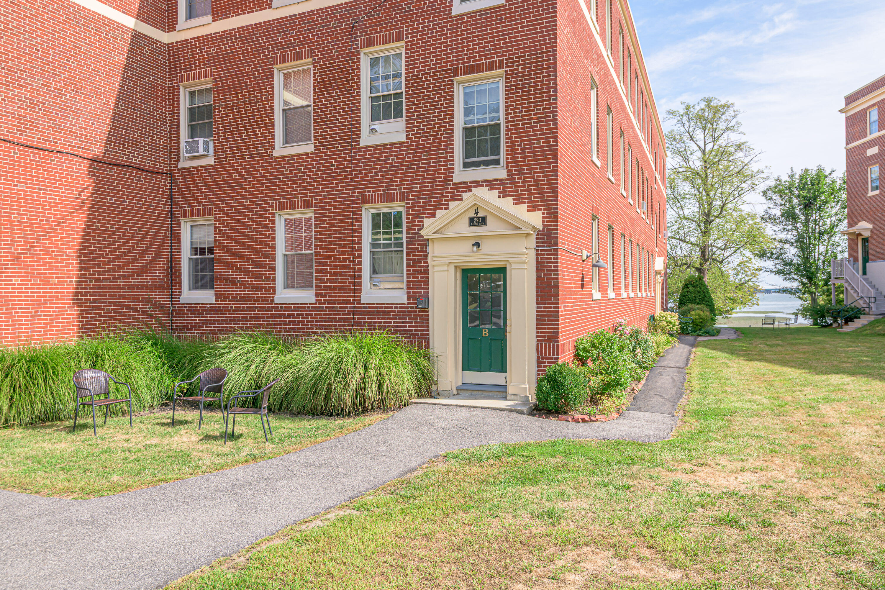 290 Baxter Boulevard, Unit B1 Portland, ME 04101 - Photo 7 of 49 15_290 Baxter Blvd_B1_MorneauStudios_Pri