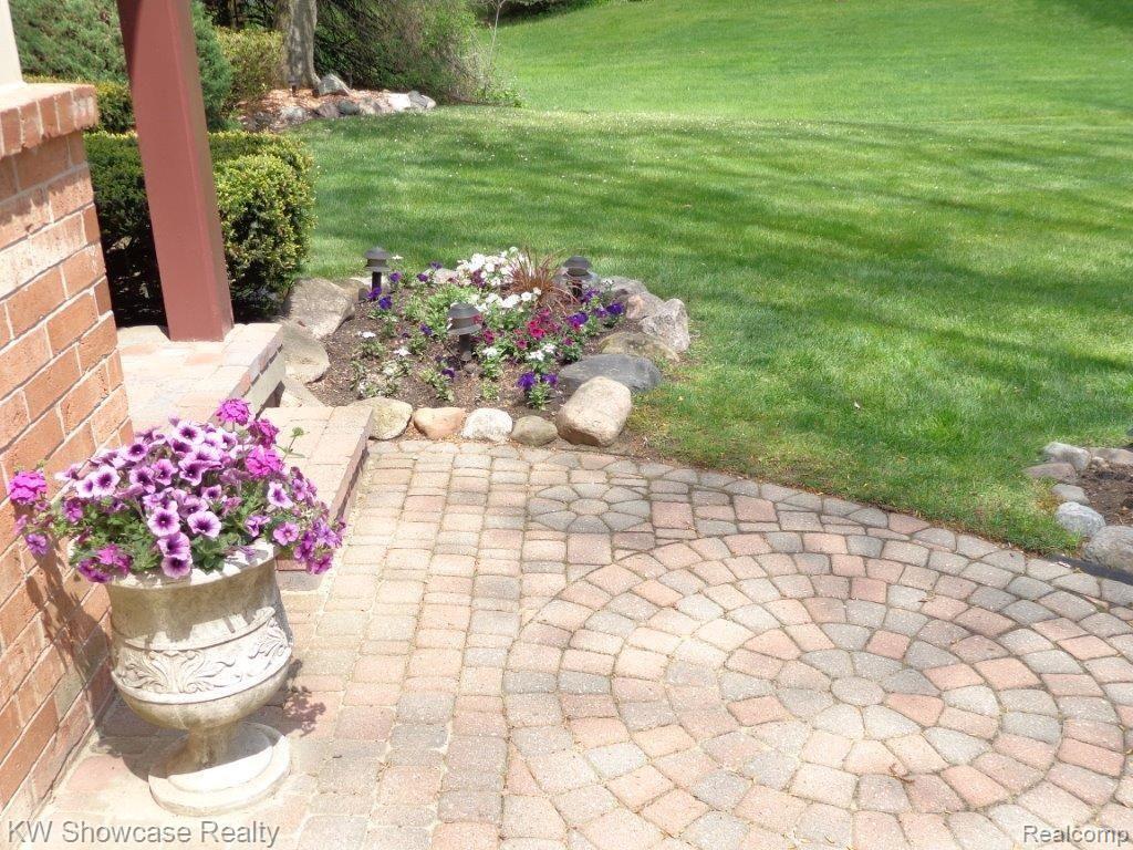 1650 Gravel Ridge Drive Rochester Hills, MI 48307 - Photo 6 of 93