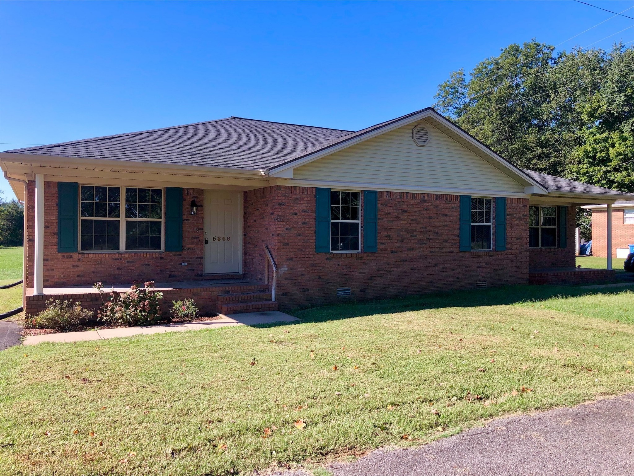 5869 Julien Road Hopkinsville, KY 42240 - Photo 2 of 14