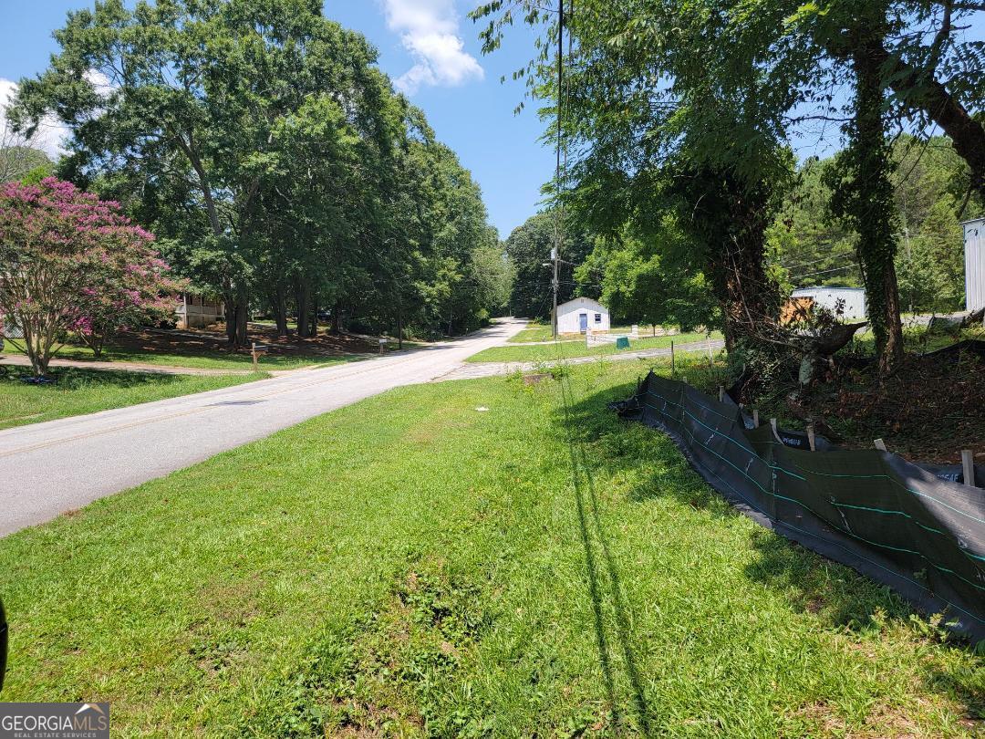 947 Sheppard Road Stone Mountain, GA 30083 - Photo 4 of 15 a view of yard with green space