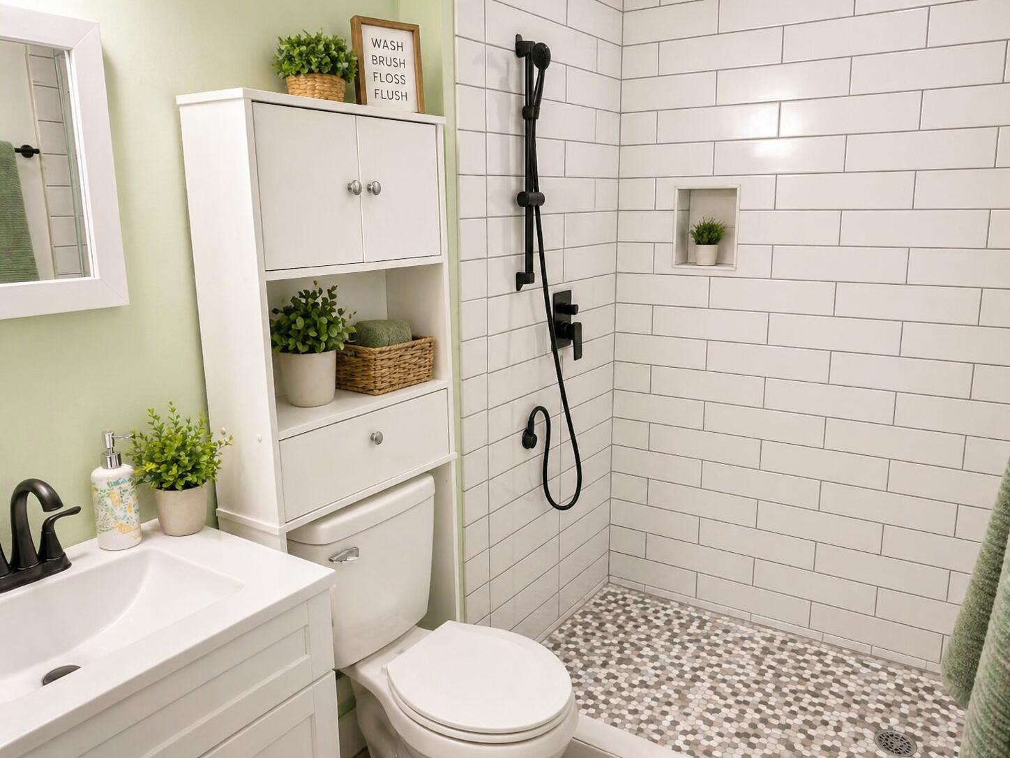 969 Dixie Street Crestview, FL 32536 - Photo 4 of 9 Stylishly Updated Bathroom