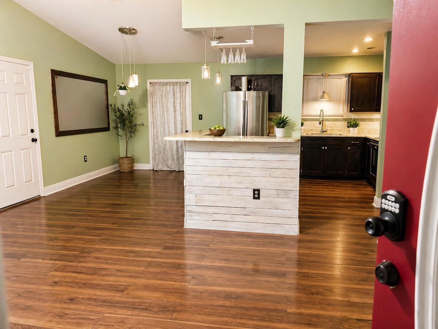 969 Dixie Street Crestview, FL 32536 - Photo 6 of 9 Open Living Space