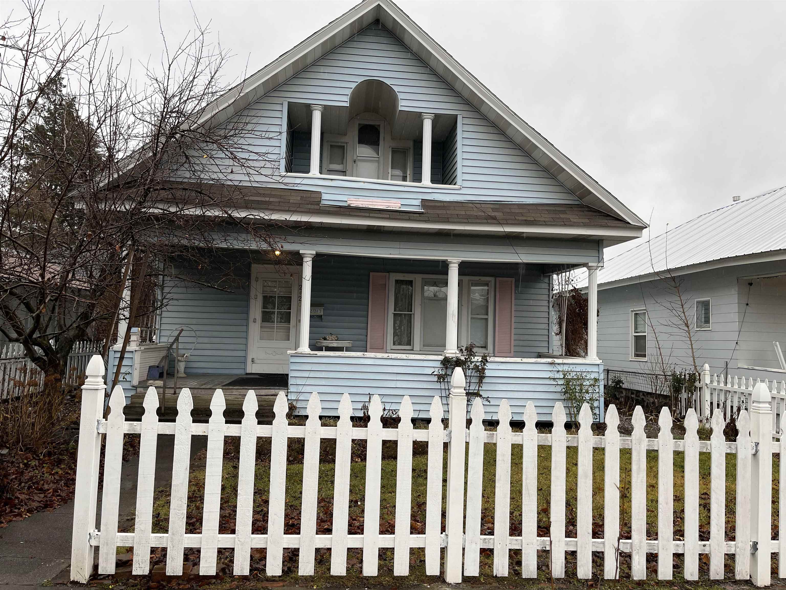 2420 West Maxwell Avenue Spokane, WA 99201 - Photo 1 of 1