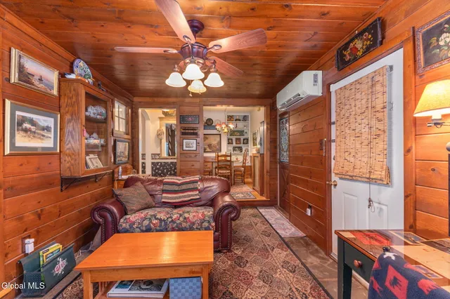 $679,900 | 2131 Grand Boulevard, Niskayuna, NY 12309