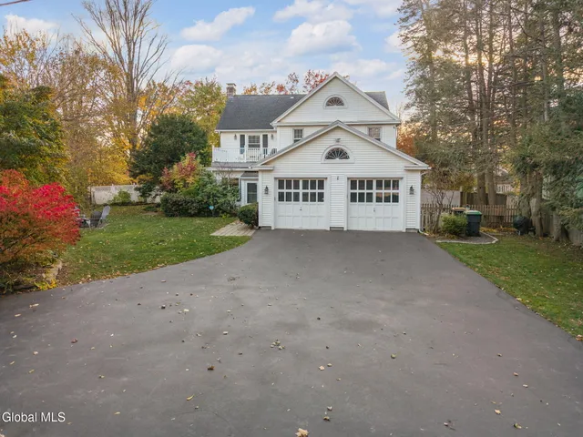 $679,900 | 2131 Grand Boulevard, Niskayuna, NY 12309