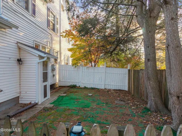 $679,900 | 2131 Grand Boulevard, Niskayuna, NY 12309