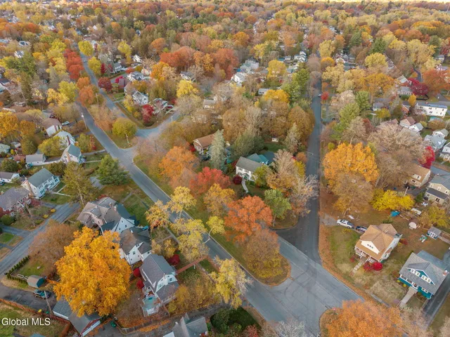 $679,900 | 2131 Grand Boulevard, Niskayuna, NY 12309