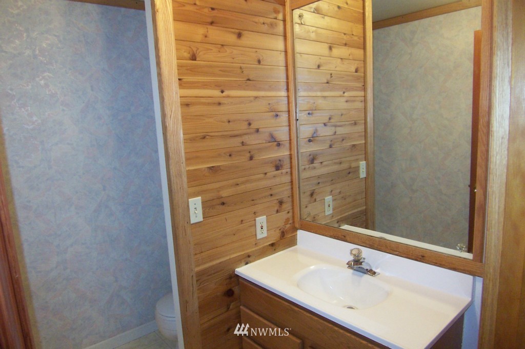 7230 Long Lake Road Southeast Port Orchard, WA 98367 - Photo 14 of 25 Gallery Image 14