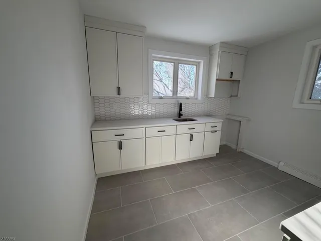 $2,400 | 434 Richmond Street, Elizabeth, NJ 07202