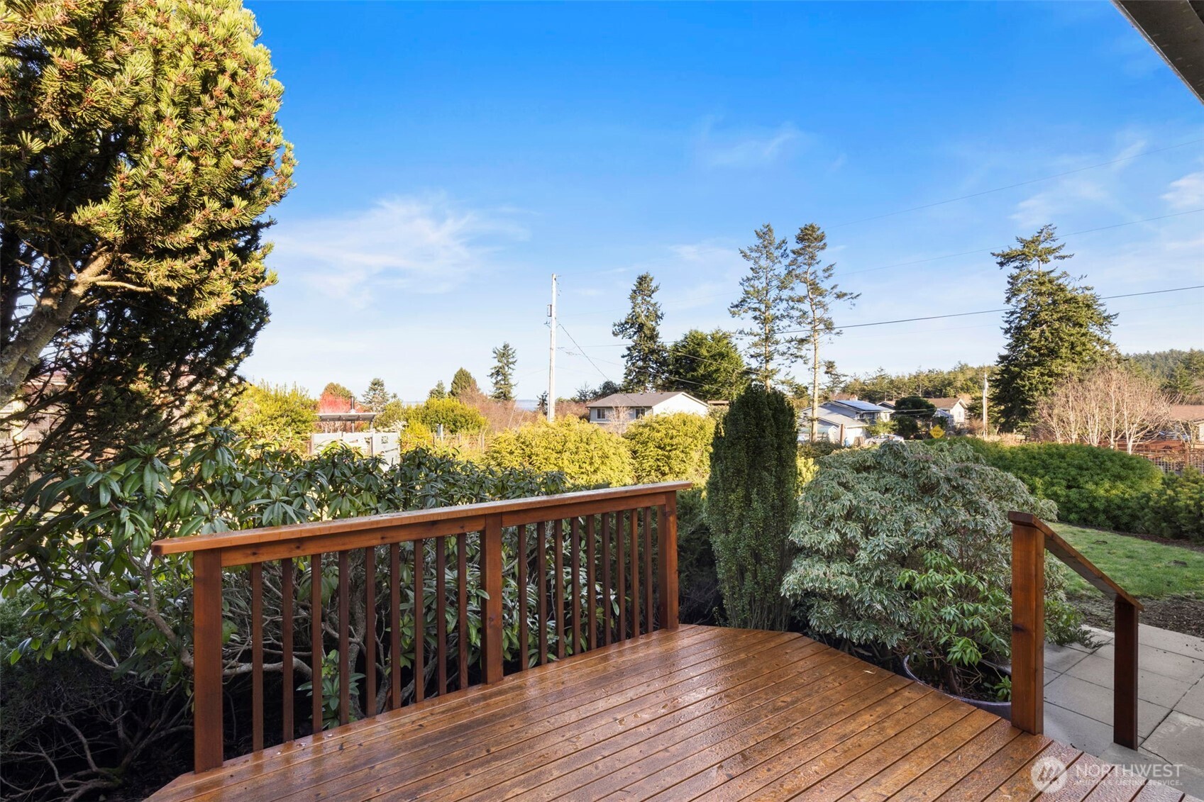 909 55th Street Port Townsend, WA 98368 - Photo 21 of 36 a view of a balcony with wooden fence