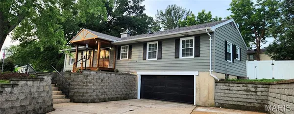 $485,000 | 216 Hillsdale Drive, Ballwin, MO 63011
