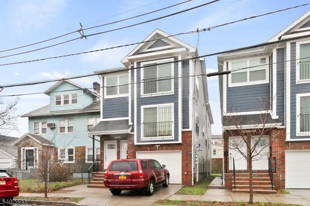 $2,600 | 244 Pomona Avenue, Newark, NJ 07112