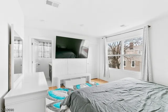 $2,600 | 244 Pomona Avenue, Newark, NJ 07112