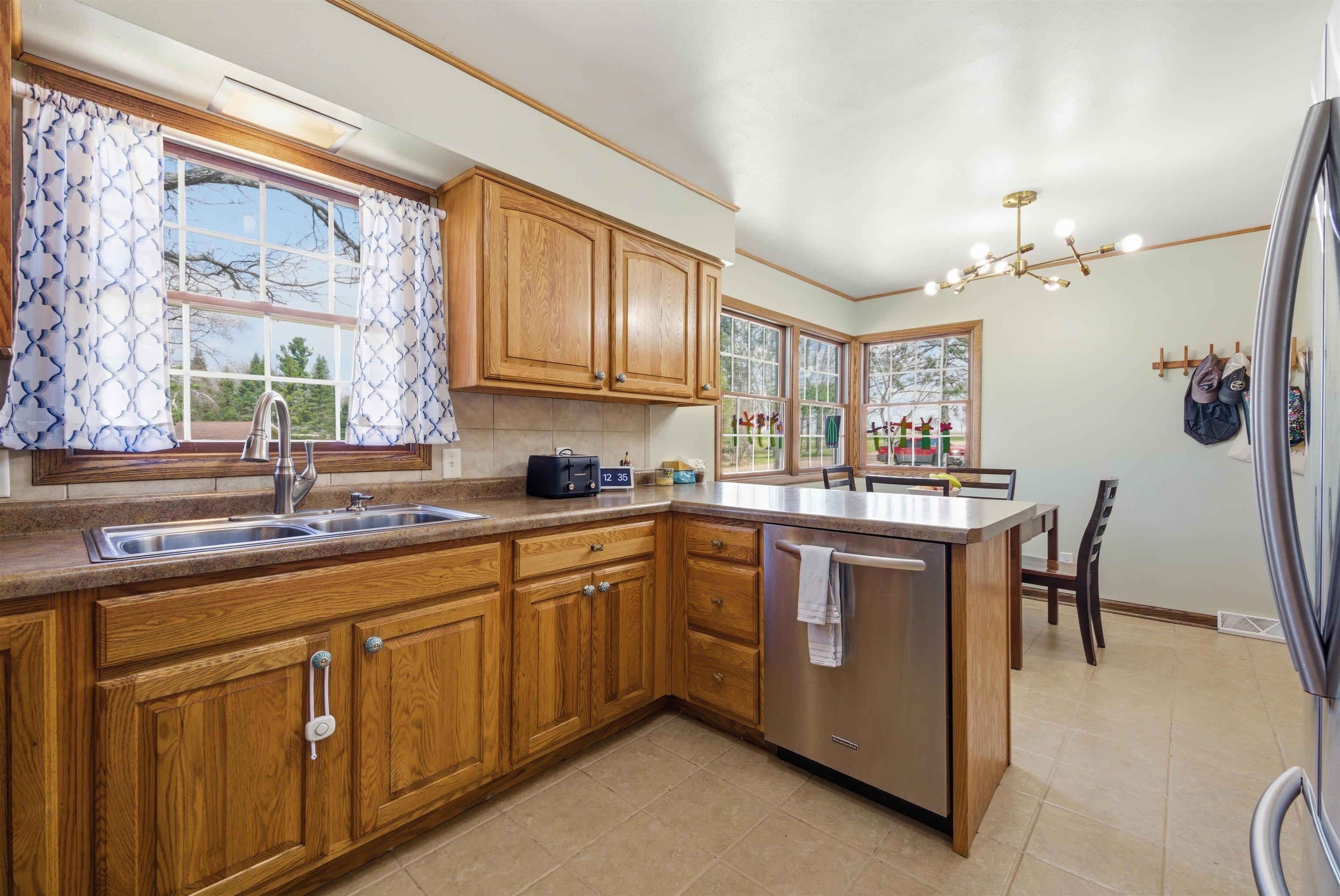 810 Laird Street Marshfield, WI 54449 - Photo 6 of 47