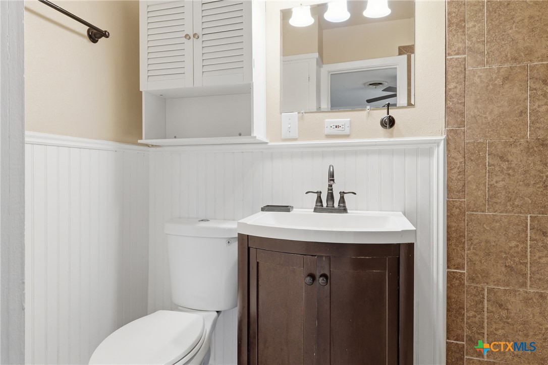 803 Hybiscus Lane Victoria, TX 77904 - Photo 12 of 16