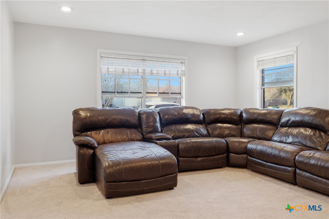 803 Hybiscus Lane Victoria, TX 77904 - Photo 7 of 16