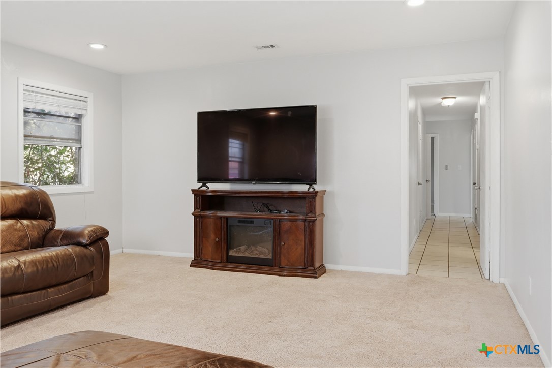 803 Hybiscus Lane Victoria, TX 77904 - Photo 9 of 16