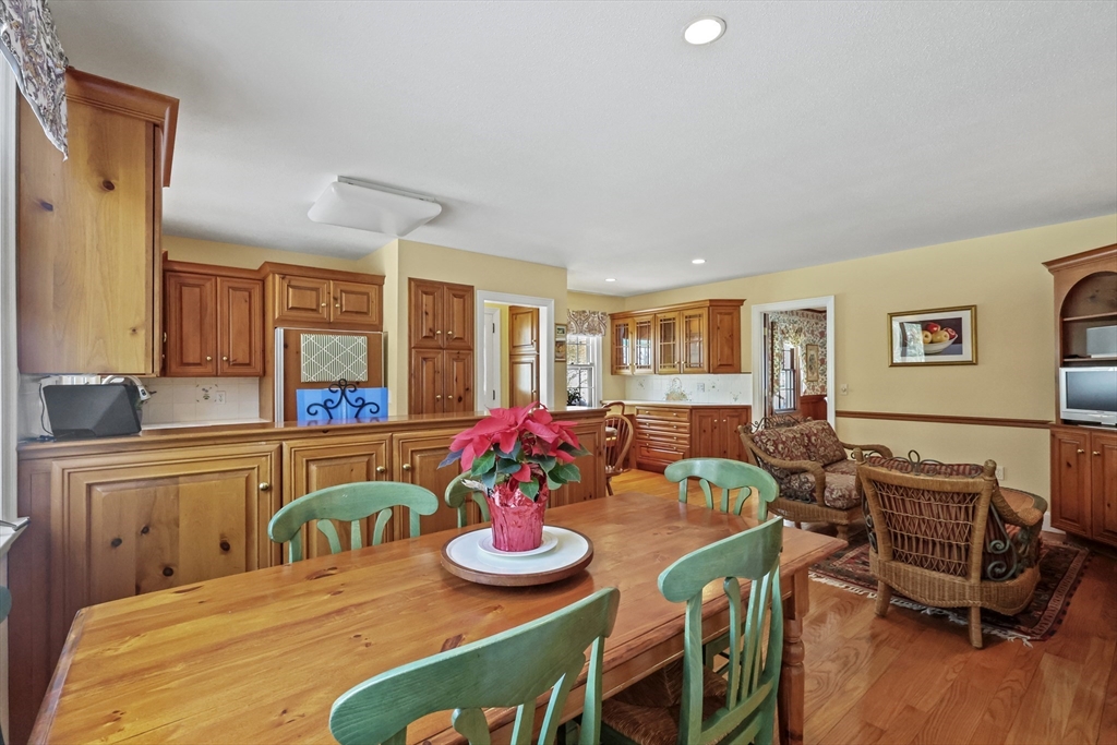 58 Englewood Road Longmeadow, MA 01106 - Photo 12 of 40