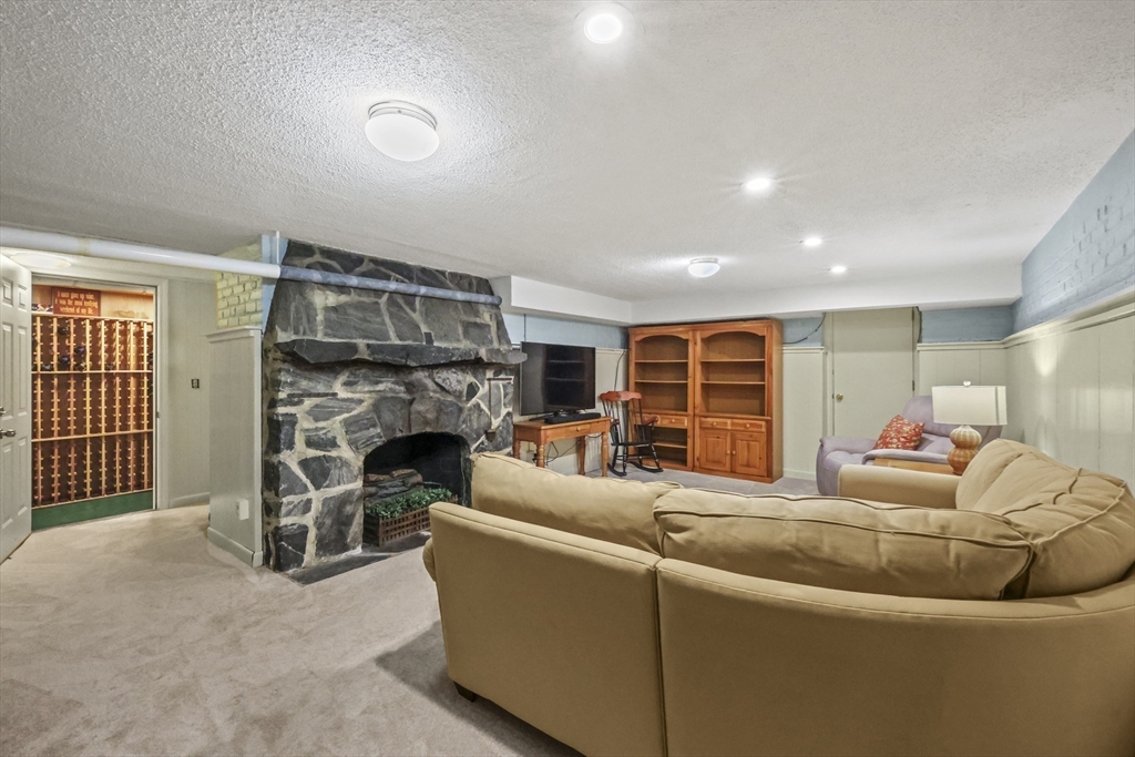 58 Englewood Road Longmeadow, MA 01106 - Photo 32 of 40