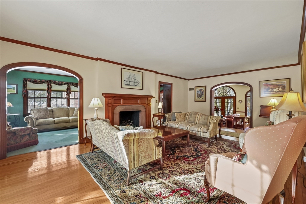 58 Englewood Road Longmeadow, MA 01106 - Photo 4 of 40