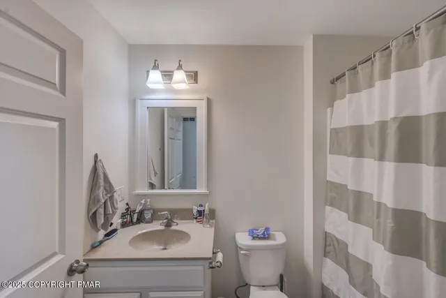 $399,000 | 207 Game Lane, Blakeslee, PA 18610