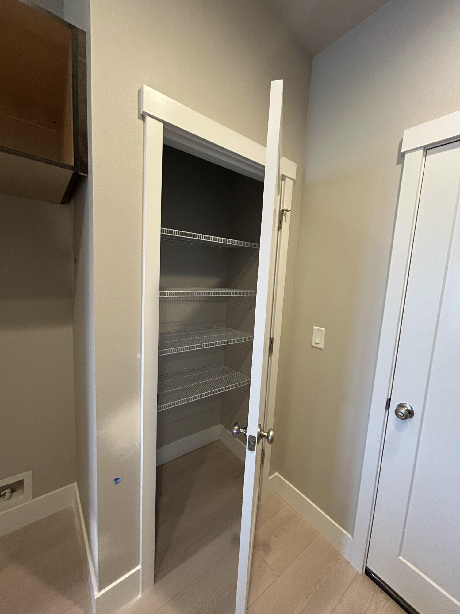 3910 Southwest 39th Street, Unit LOT 40 Redmond, OR 97756 - Photo 10 of 26 Pantry