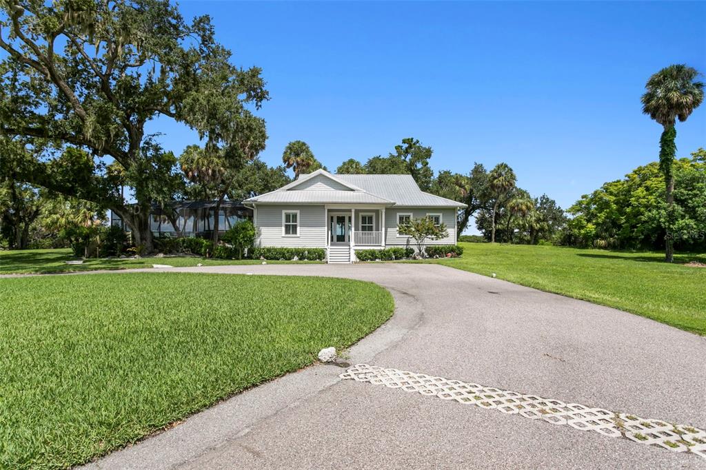 2805 Gulf City Road Ruskin, FL 33570 - Photo 7 of 39 Gallery Image 7
