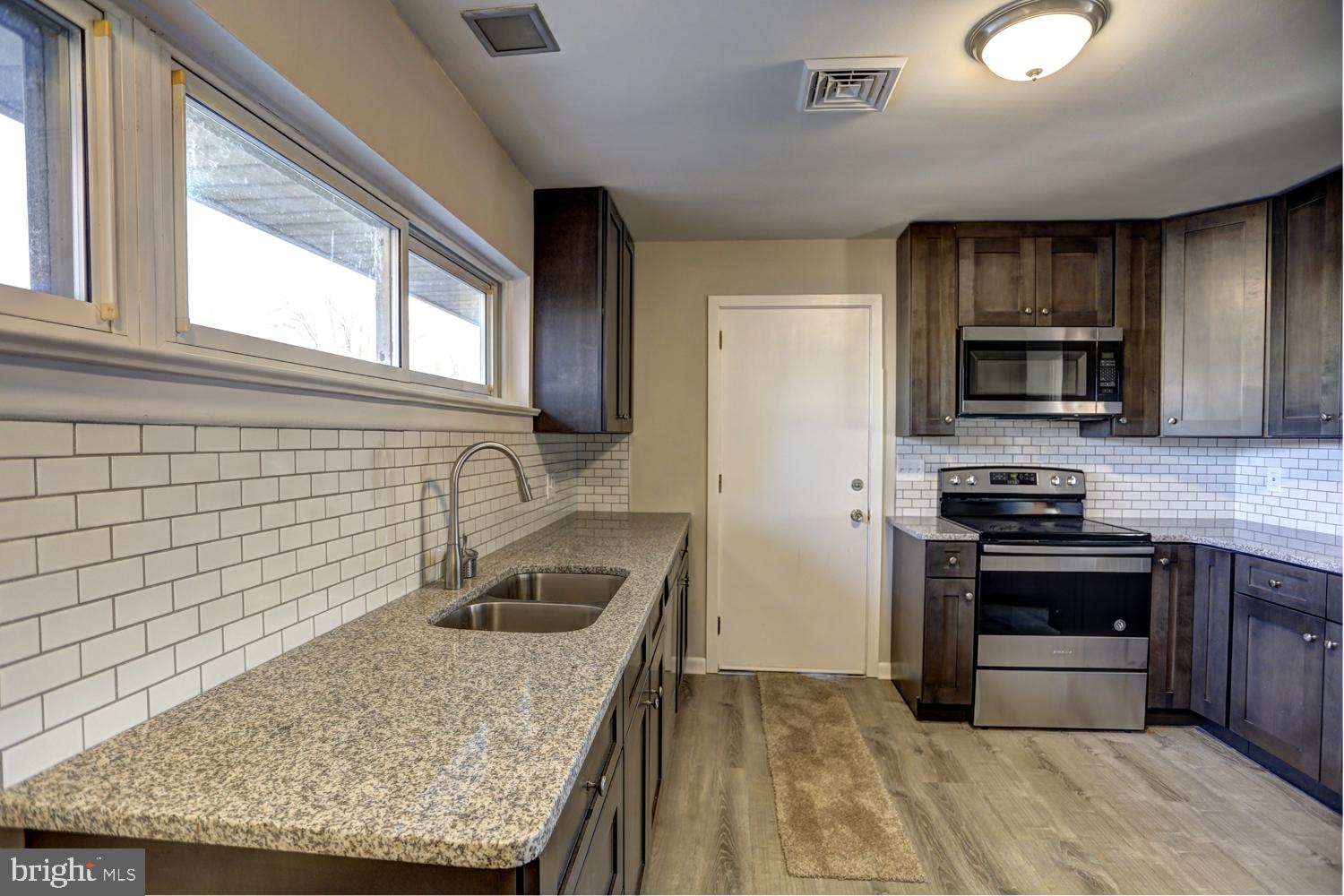 414 Berryhill Road Harrisburg, PA 17109 - Photo 14 of 38 Kitchen
