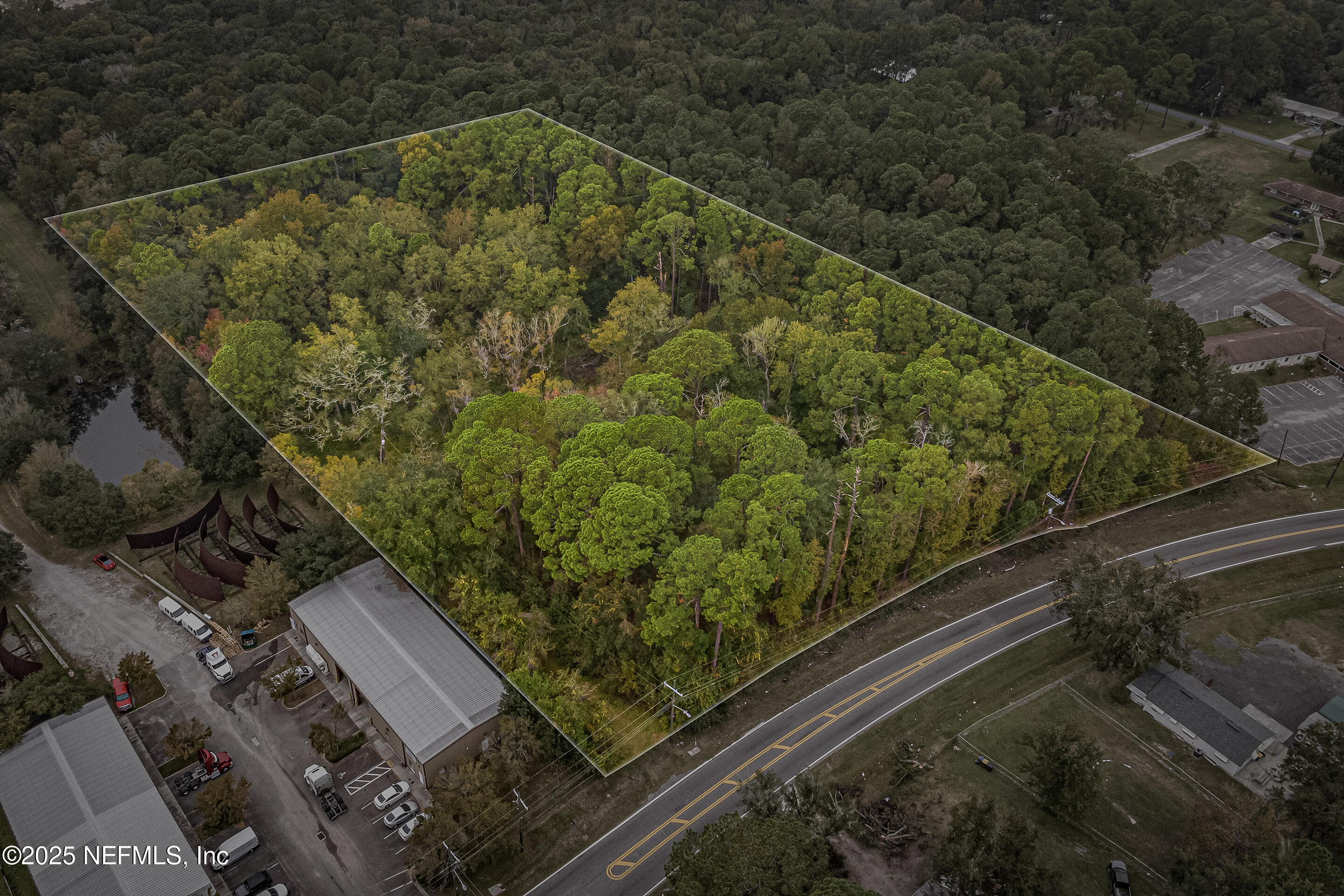 6535 General Lee Road Jacksonville, FL 32254 - Photo 4 of 16 a view of a yard