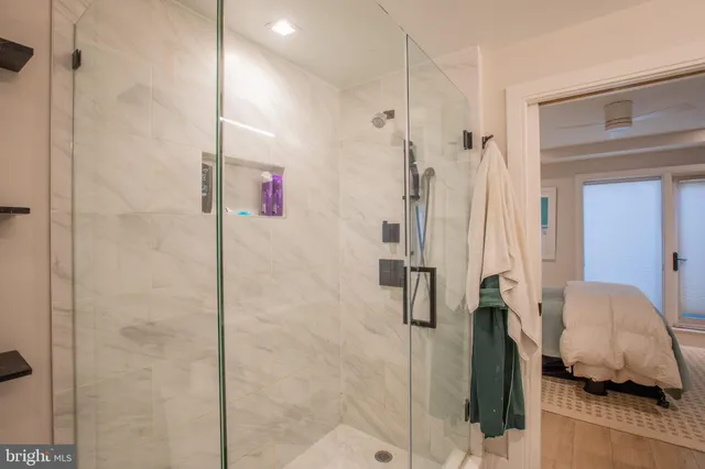 a en suite bathroom with a shower