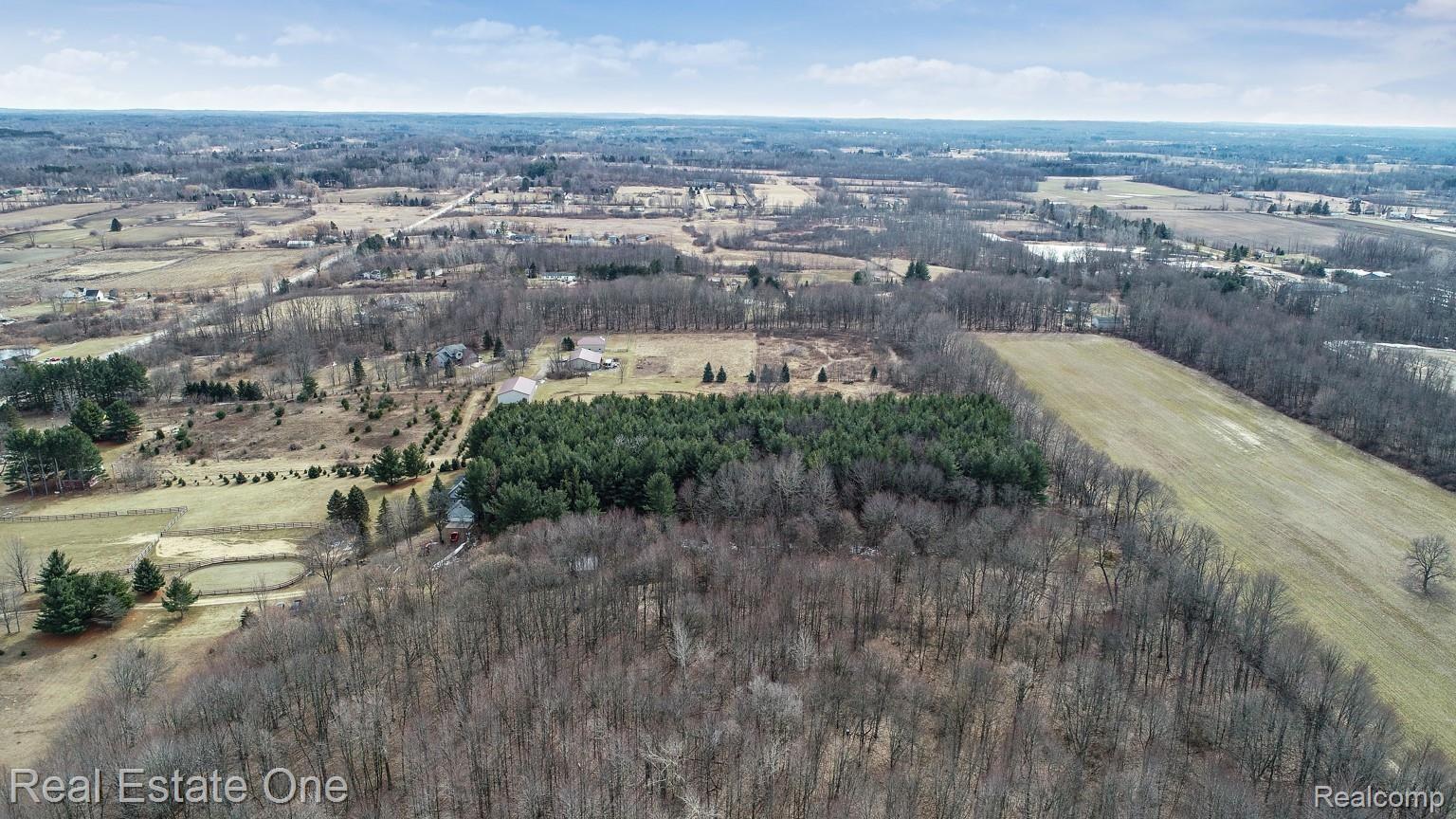 1168 South 5 Lakes Road Lapeer, MI 48446 - Photo 33 of 39 DJI_0025.jpg
