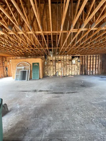 $350,000 | 71555 Highway 43, South Haven, MI 49090