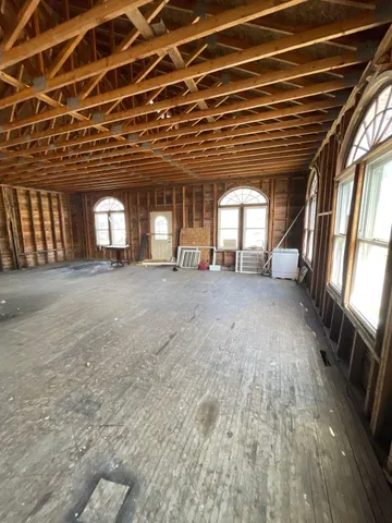 $350,000 | 71555 Highway 43, South Haven, MI 49090