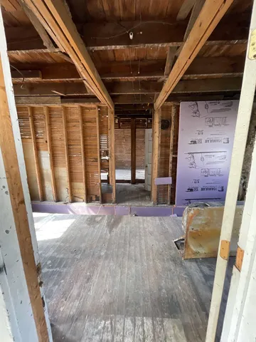 $350,000 | 71555 Highway 43, South Haven, MI 49090