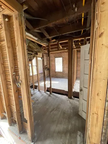 $350,000 | 71555 Highway 43, South Haven, MI 49090