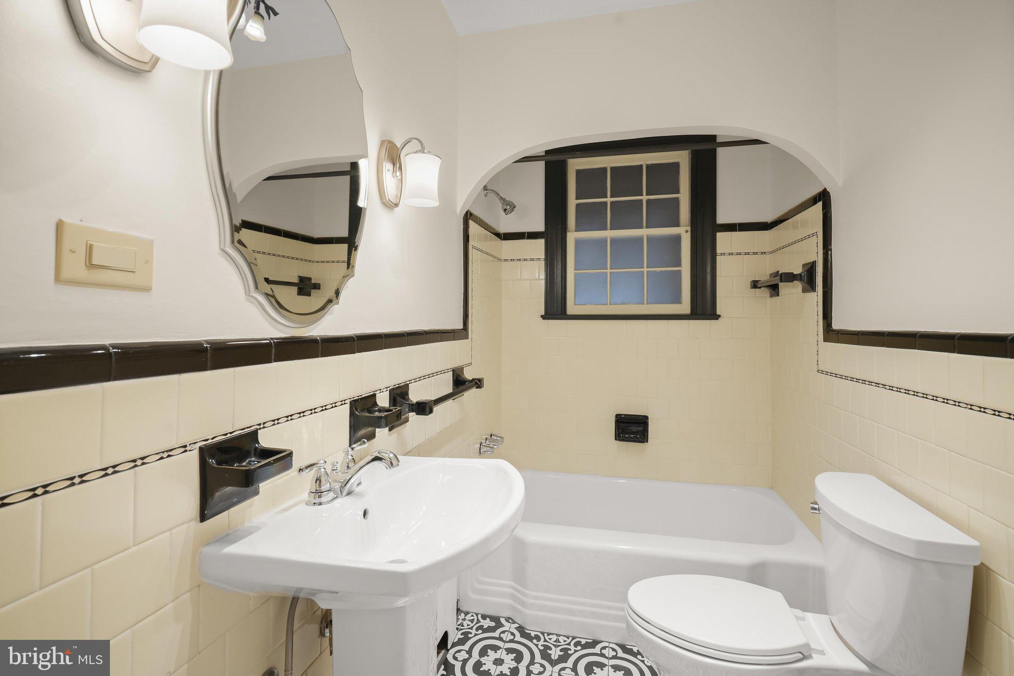 9305 Main Street Manassas, VA 20110 - Photo 40 of 86 Main Level Bath