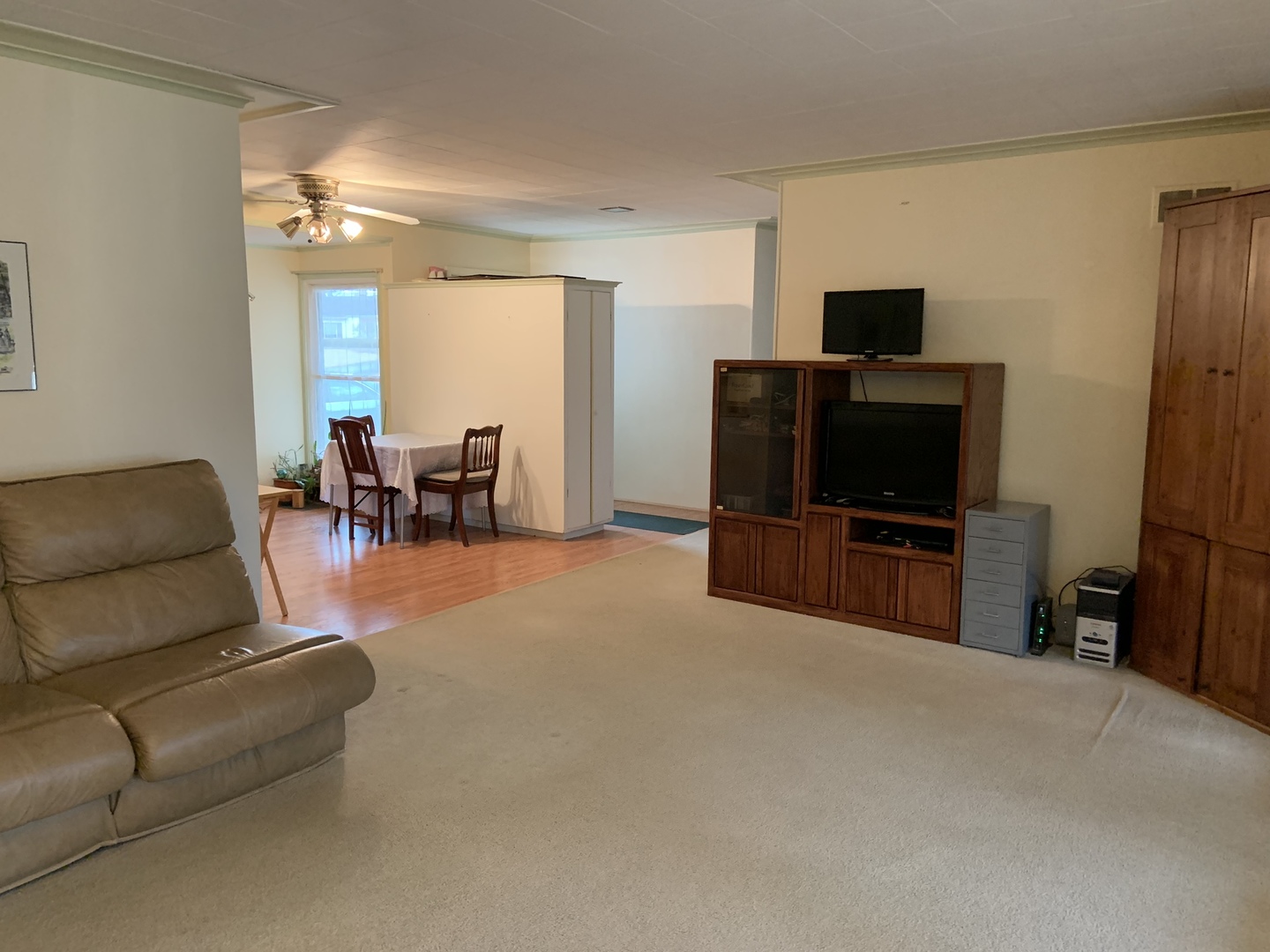1028 Highmoor Road Lombard, IL 60148 - Photo 3 of 10