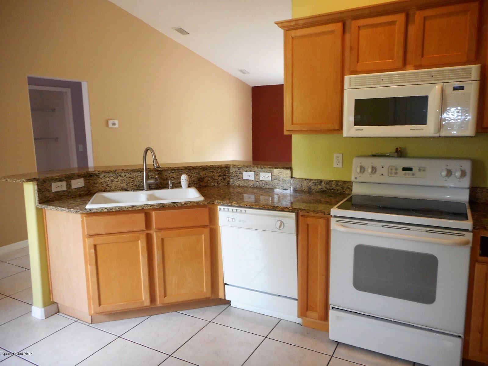2174 Watkins Road Southeast Palm Bay, FL 32909 - Photo 6 of 13 Kitchen